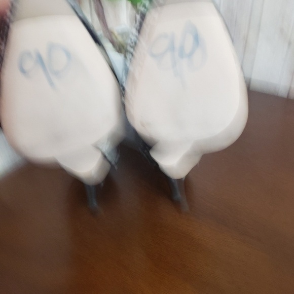 New Coach Lacey Pointy Toe Pump Heel - Picture 6 of 6